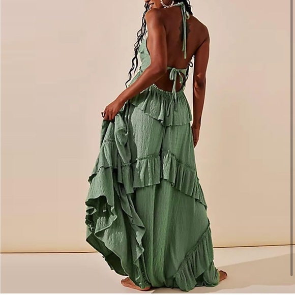 Amazon Green Backless Women Dress - Picture 4 of 7